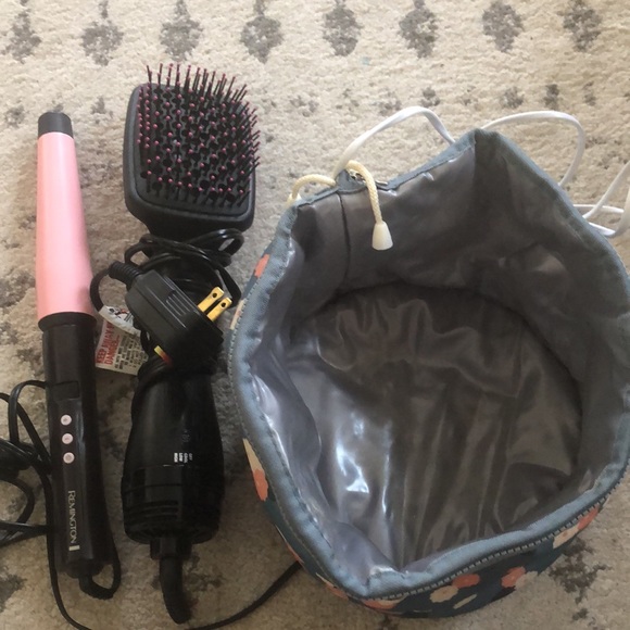 CURLER NOT INCLUDED- reduced price. revlon straightener brush and heating cap - Picture 6 of 8